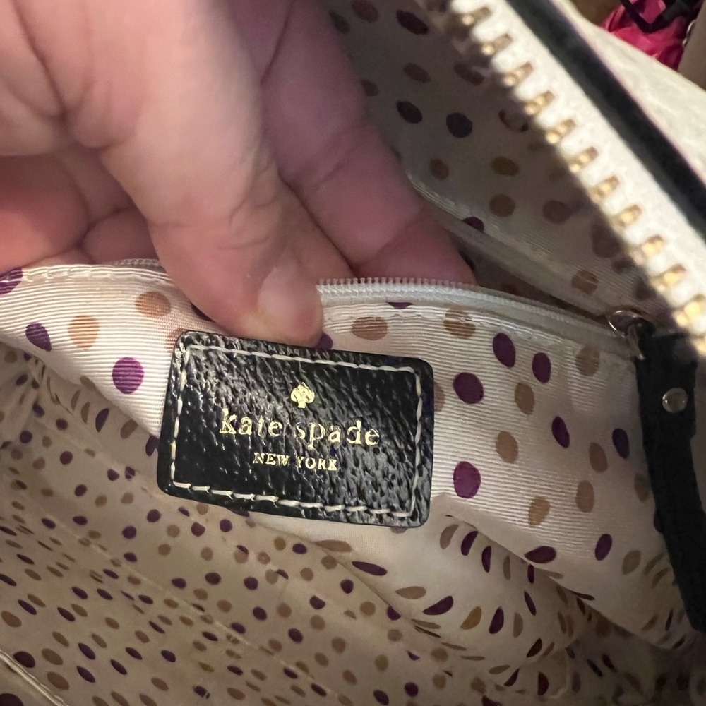 Kate Spade Black and Cream Satchel with Sleek Design - Picture 4 of 9